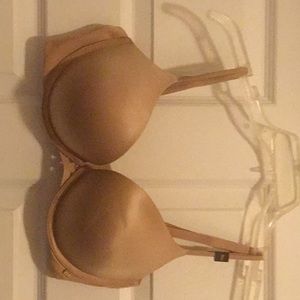 NWT Victoria Secret nude colored bra, 36D